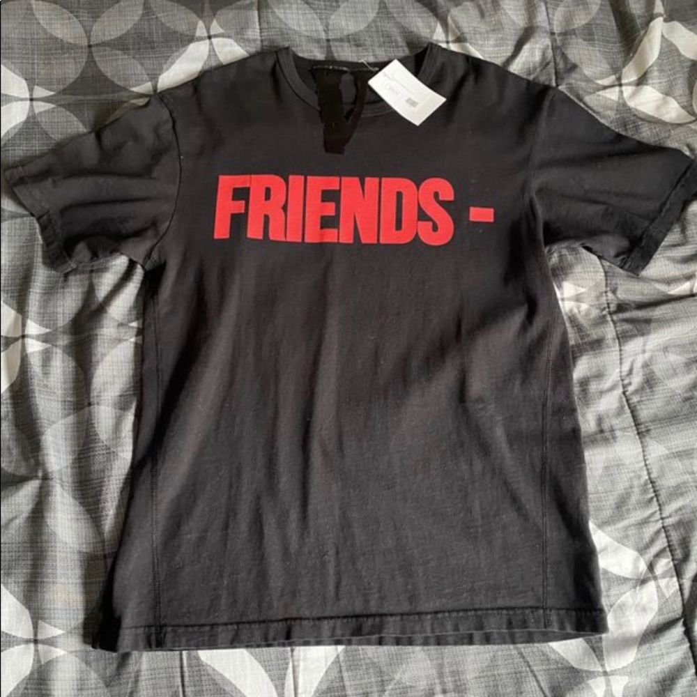 Vlone size small